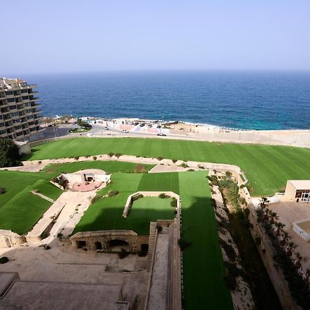 Stunning 3-Bedroom Seaview Retreat In Fort Cambridge Sliema Exterior photo