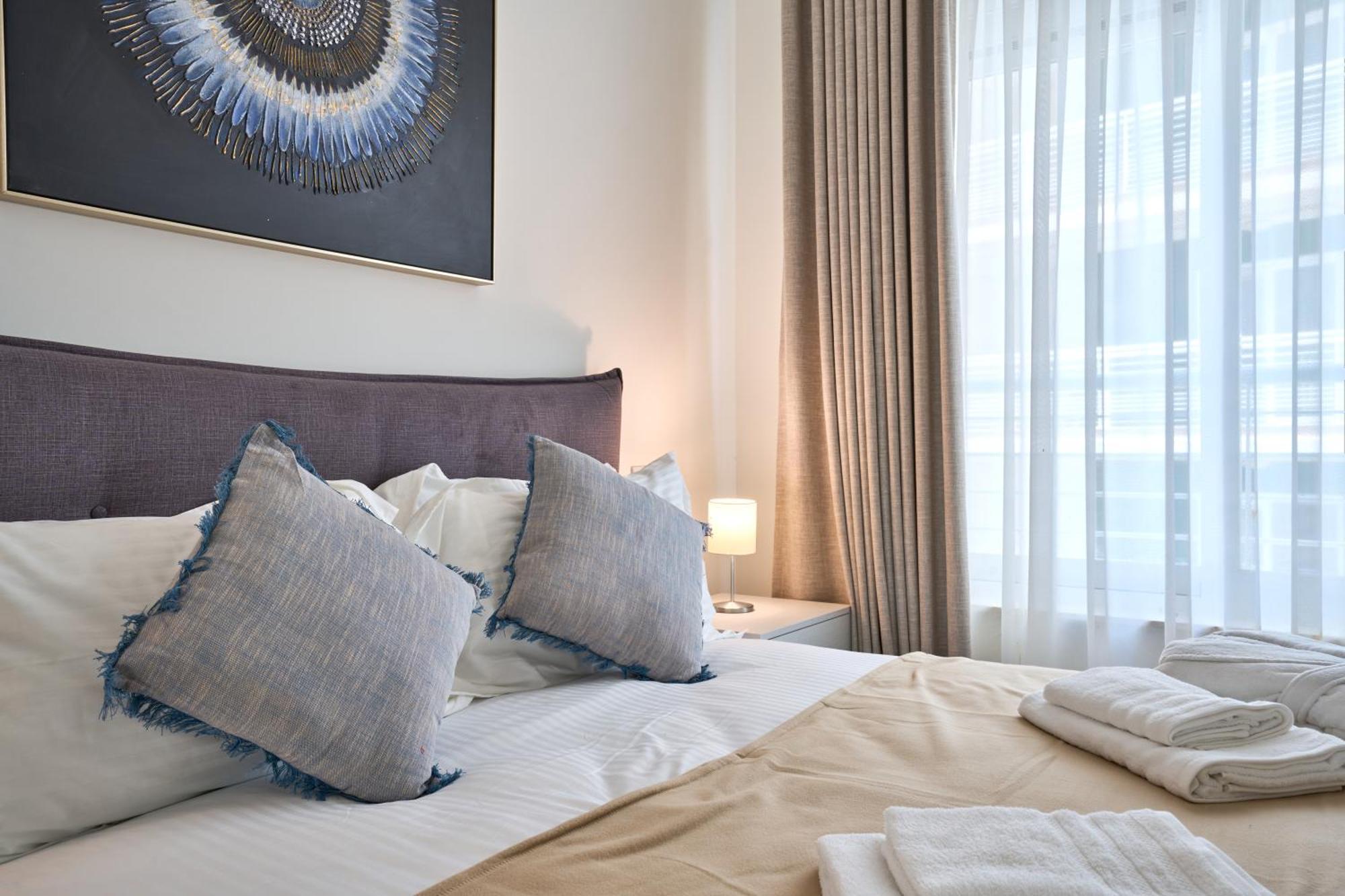 Stunning 3-Bedroom Seaview Retreat In Fort Cambridge Sliema Exterior photo