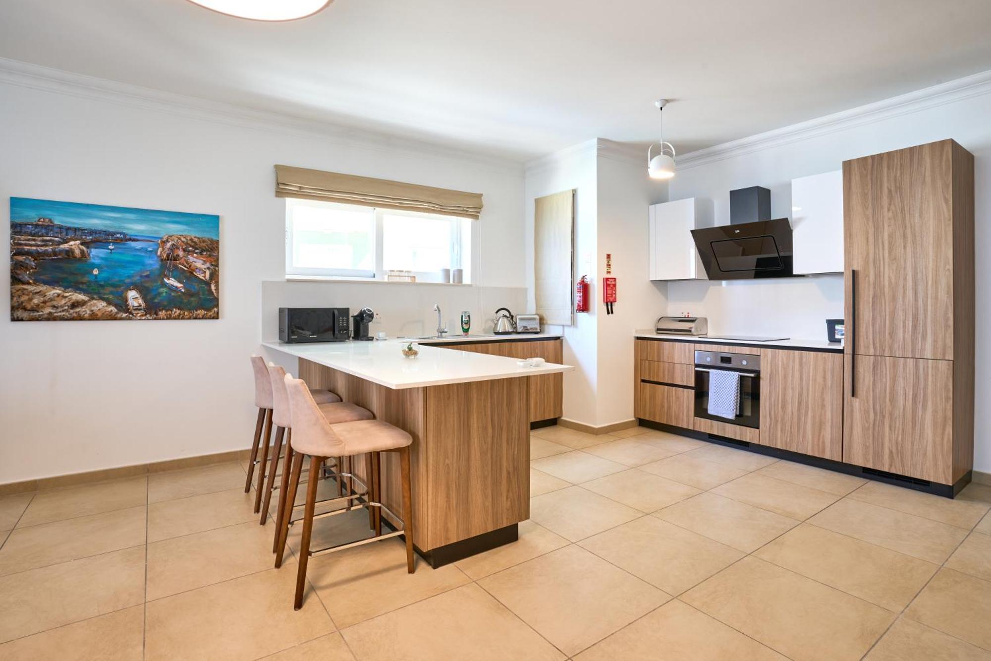 Stunning 3-Bedroom Seaview Retreat In Fort Cambridge Sliema Exterior photo