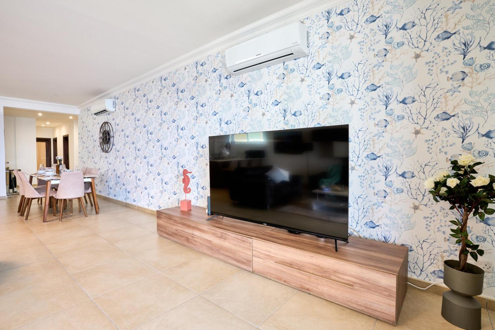 Stunning 3-Bedroom Seaview Retreat In Fort Cambridge Sliema Exterior photo
